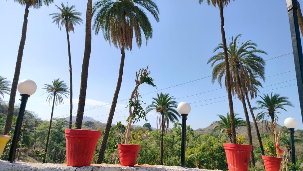 מאונט אבו Laxmanji Villas מראה חיצוני תמונה