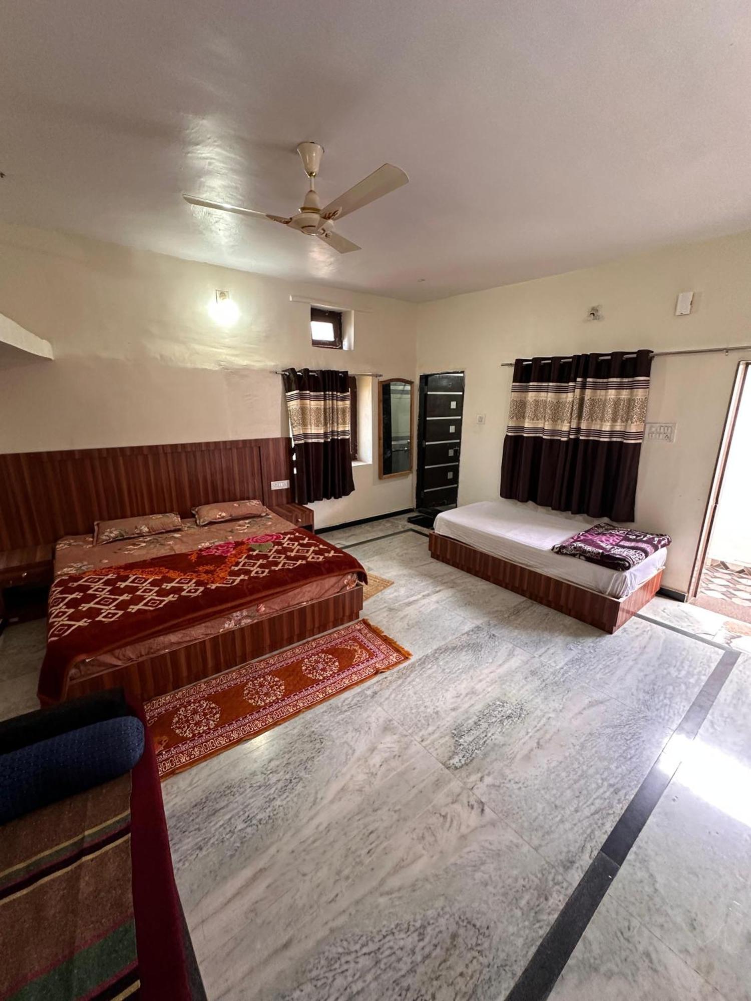 מאונט אבו Laxmanji Villas מראה חיצוני תמונה