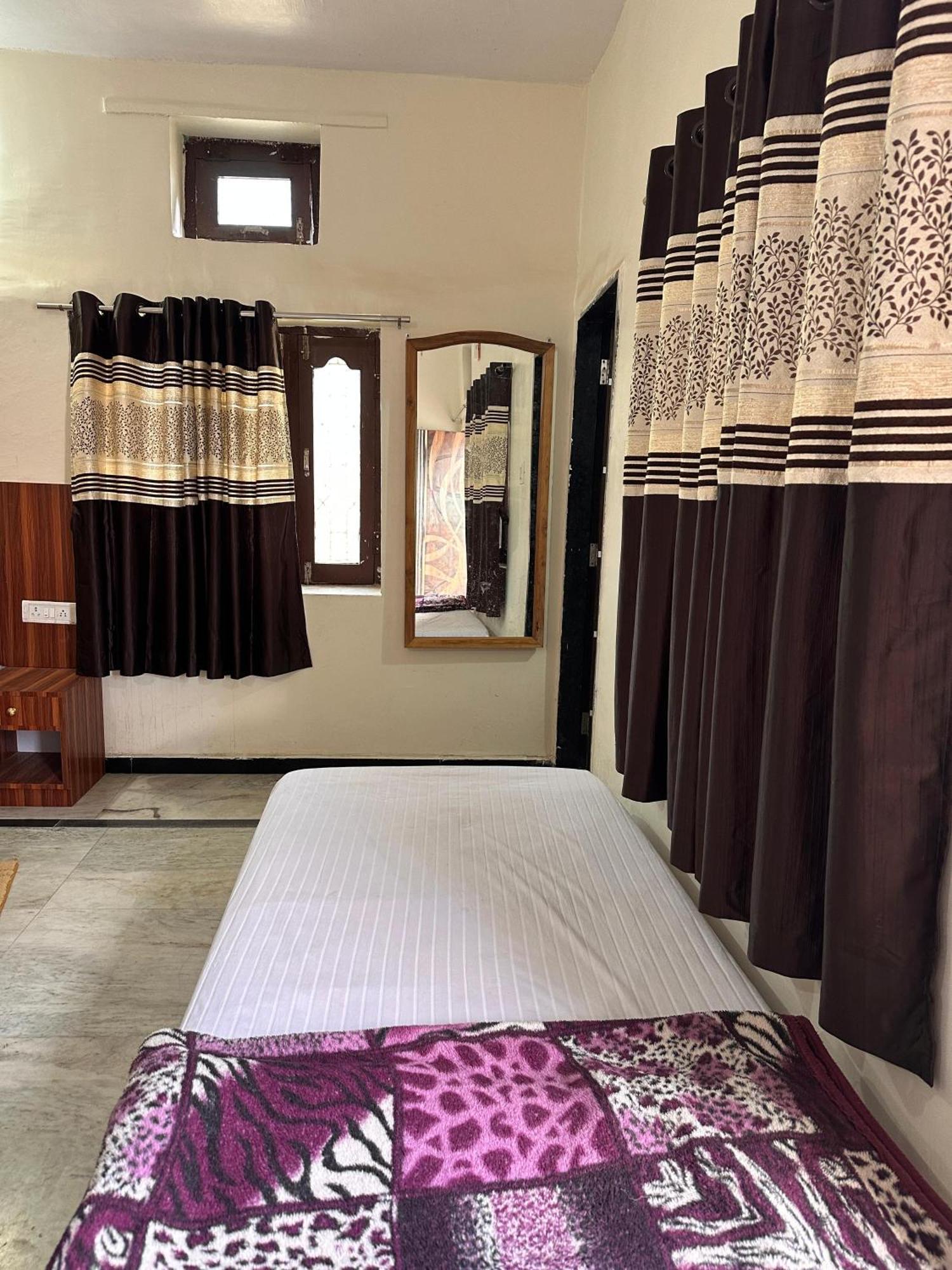 מאונט אבו Laxmanji Villas מראה חיצוני תמונה