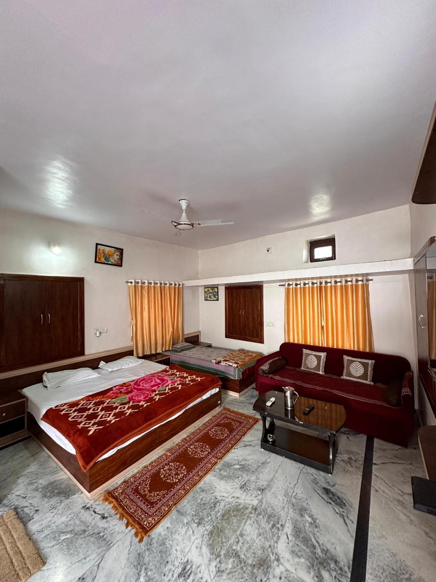 מאונט אבו Laxmanji Villas מראה חיצוני תמונה
